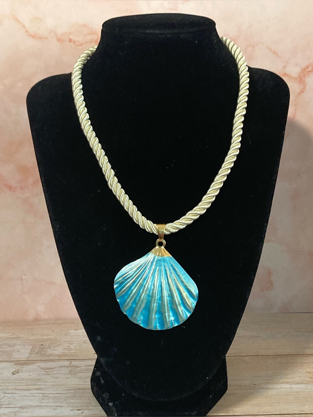 Blue Shell Rope Necklace - Picture 4 of 7